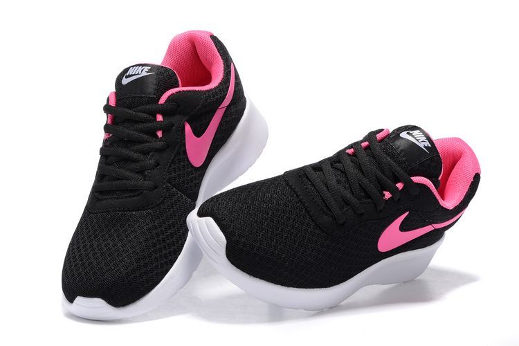 black and pink nike tanjun black and pink nike tanjun