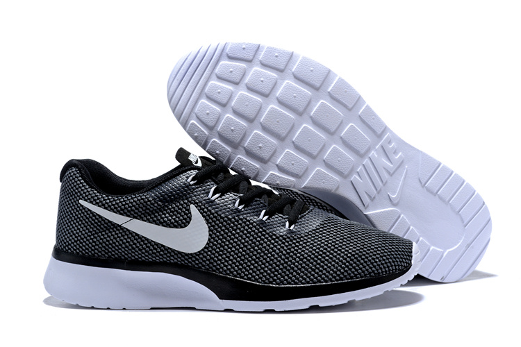 la libera navigazione nike bianchi e neri 921669 002 unisex tanjun racer la libera navigazione nike bianchi e neri 921669 002 unisex tanjun racer